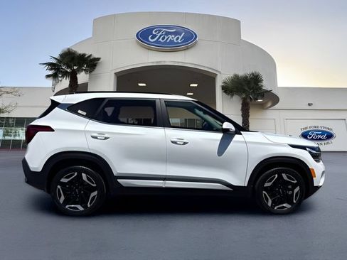 Used 2024 Kia Seltos SX w/ SX Sunroof Package AWD/4WD image 5