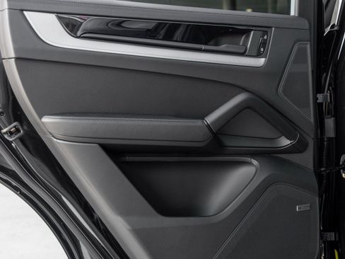 New 2026 Porsche Cayenne E-Hybrid Coupe image 32