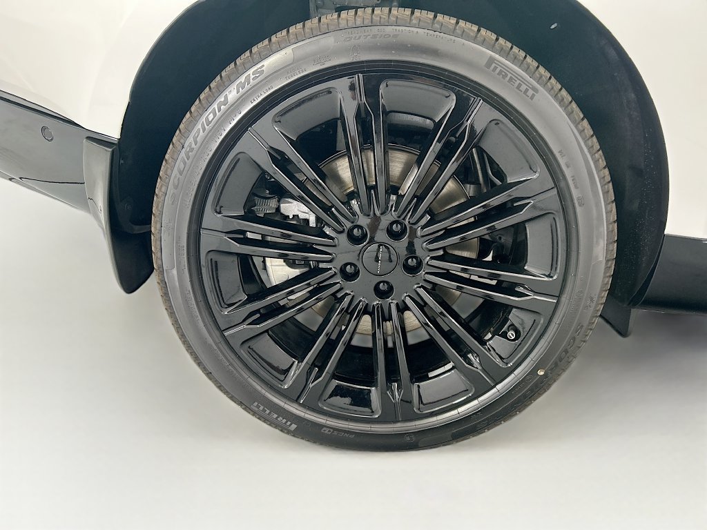 New 2026 Land Rover Range Rover Long Wheelbase SE AWD/4WD image 32