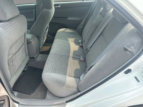 Used 2005 Toyota Camry LE FWD image 11