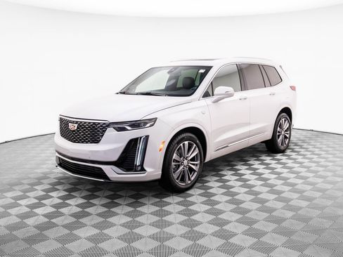 New 2025 Cadillac XT6 Premium Luxury image 3