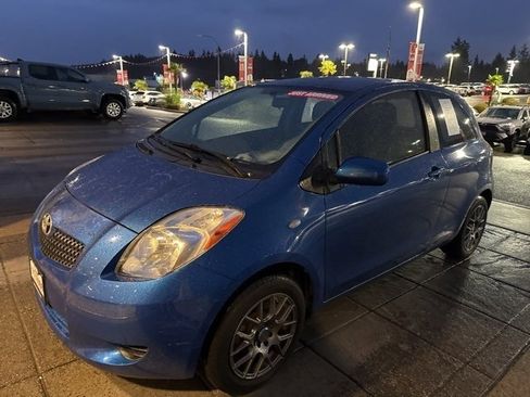 Used 2008 Toyota Yaris 2-Door Hatchback image 3