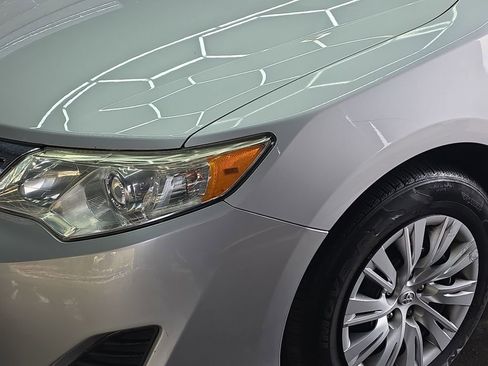 Used 2012 Toyota Camry LE image 27