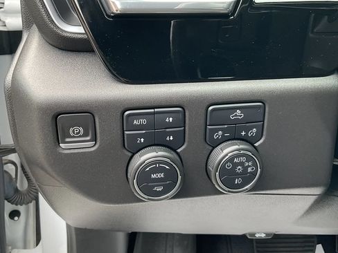 Used 2022 Chevrolet Silverado 1500 RST w/ Convenience Package II AWD/4WD image 27