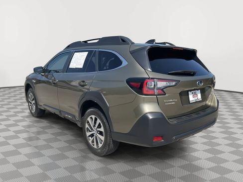 Used 2025 Subaru Outback Premium w/ Popular Package #1A AWD/4WD image 12