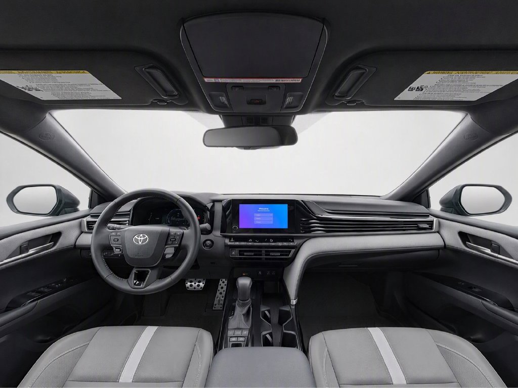 Used 2025 Toyota Camry SE FWD image 17