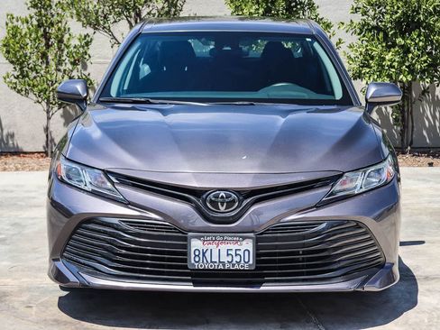 Used 2019 Toyota Camry LE FWD image 2