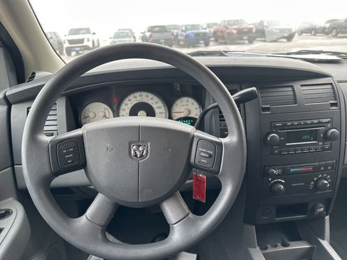 Used 2005 Dodge Durango SXT image 25