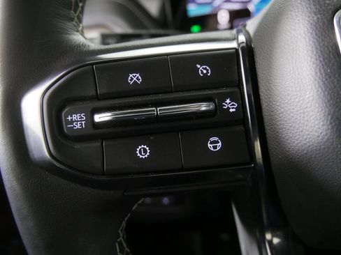 Used 2025 GMC Yukon Denali Ultimate AWD/4WD image 24