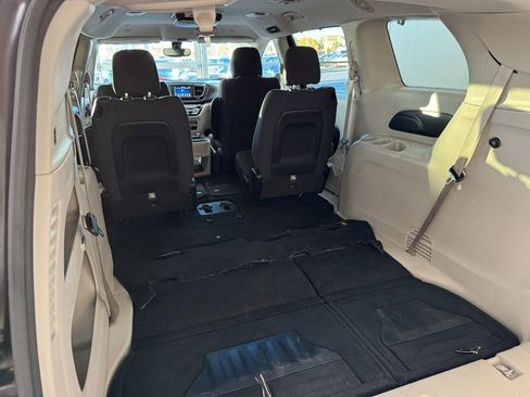 Used 2019 Chrysler Pacifica Touring Plus w/ Tire & Wheel Group image 48