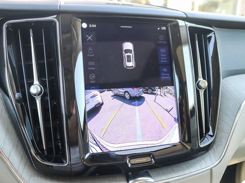 Used 2023 Volvo XC60 B5 Plus w/ Protection Package Premier FWD image 28