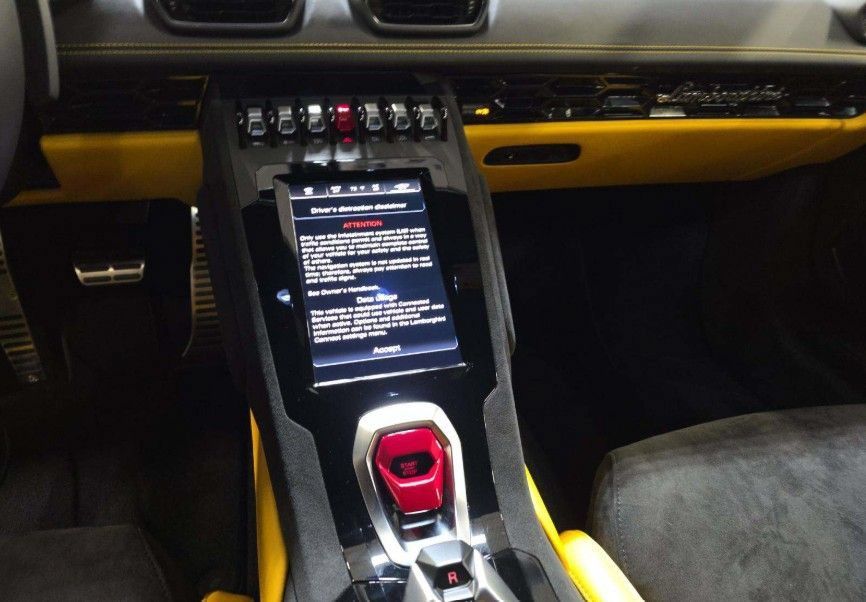 Used 2023 Lamborghini Huracan Tecnica RWD image 3