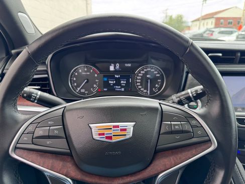 Used 2024 Cadillac XT5 Premium Luxury image 28