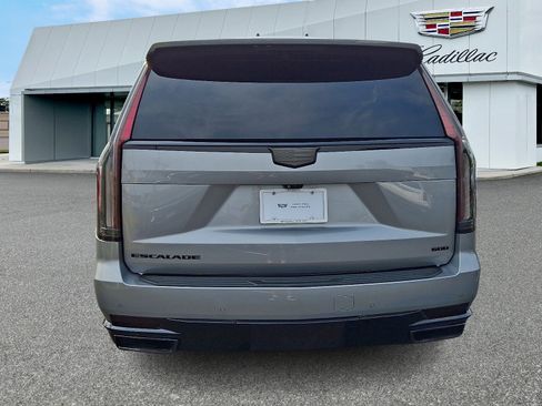 Used 2023 Cadillac Escalade Sport w/ LPO, ONYX Package AWD/4WD image 4