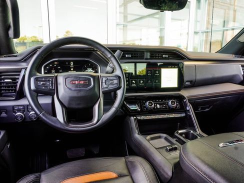 Used 2024 GMC Sierra 2500 AT4 w/ AT4 Premium Plus Package AWD/4WD image 17