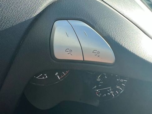 Used 2017 Nissan Pathfinder SV image 24