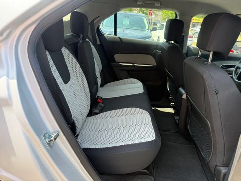Used 2010 Chevrolet Equinox LS FWD image 24