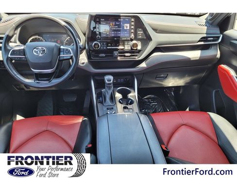Used 2022 Toyota Highlander XSE AWD/4WD image 7