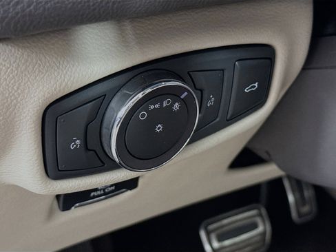 Used 2019 Lincoln MKZ Reserve w/ Reserve Plus Package image 9