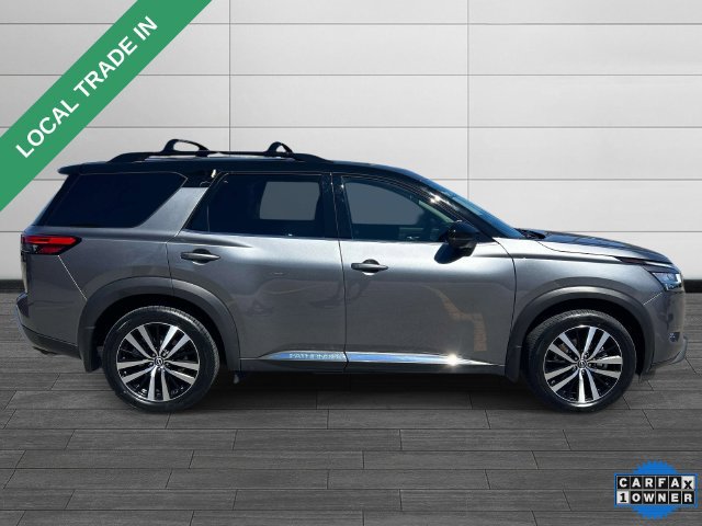 Used 2024 Nissan Pathfinder Platinum AWD/4WD image 2