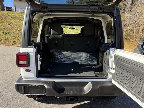 New 2026 Jeep Wrangler Unlimited Sport image 16