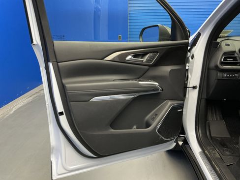 New 2026 Chevrolet Traverse High Country w/ LPO, Floor Liner Package AWD/4WD image 9