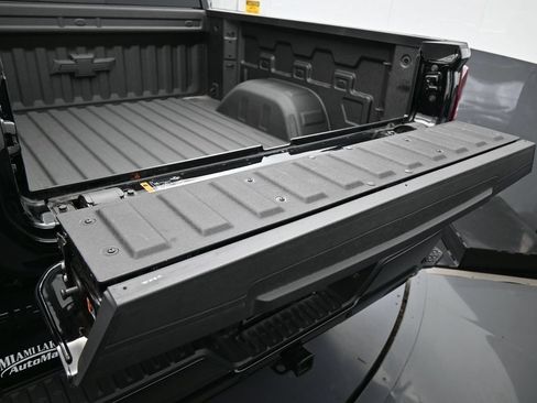 Used 2026 Chevrolet Silverado 1500 High Country w/ Midnight Edition AWD/4WD image 49