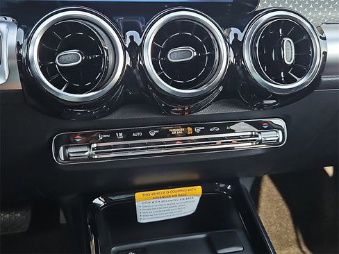 New 2025 Mercedes-Benz GLB 250 image 24