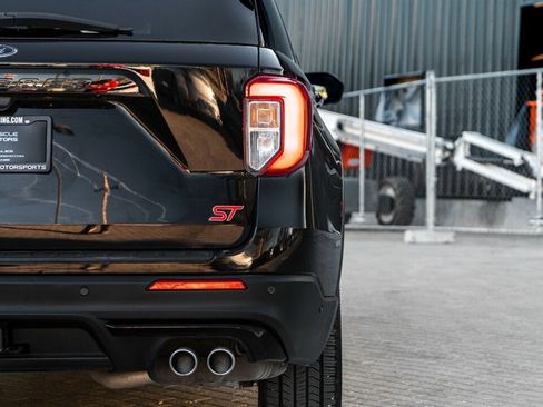 Used 2020 Ford Explorer ST w/ ST Street Pack image 11