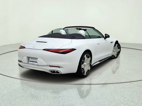 New 2026 Mercedes-Benz Maybach SL 680 image 9