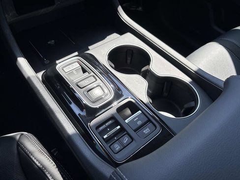 Used 2025 Honda Pilot EX-L image 23