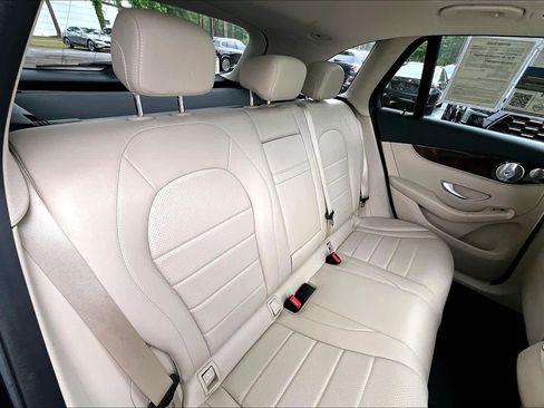 Used 2019 Mercedes-Benz GLC 300 4MATIC image 20