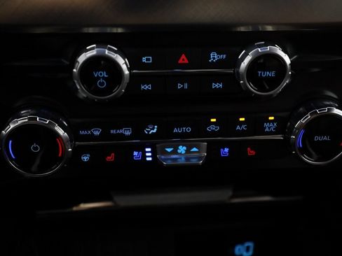 Used 2025 Ford F450 King Ranch w/ FX4 Off-Road Package image 41