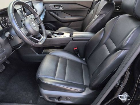 Used 2021 Nissan Rogue SV w/ Premium Package image 14