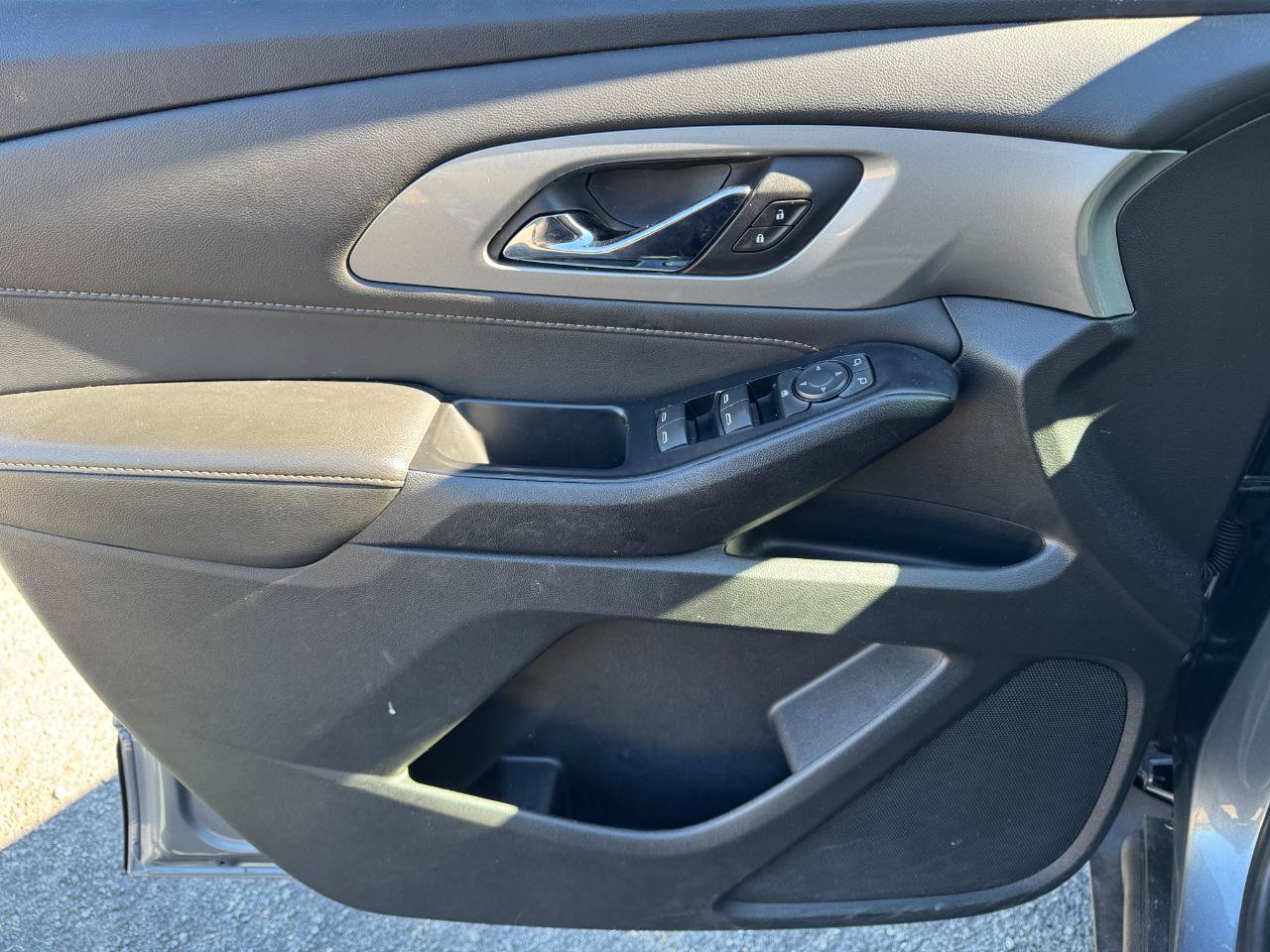Used 2021 Chevrolet Traverse LS w/ LPO, Floor Liner Package FWD image 19