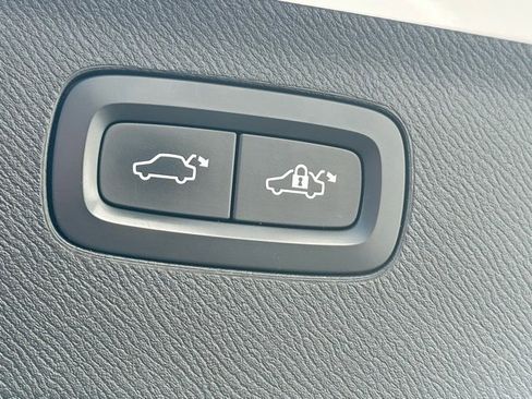 Used 2019 Volvo XC90 T8 Inscription w/ Protection Package Premier image 8