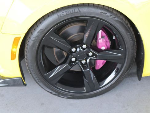 Used 2017 Chevrolet Camaro SS RWD image 38