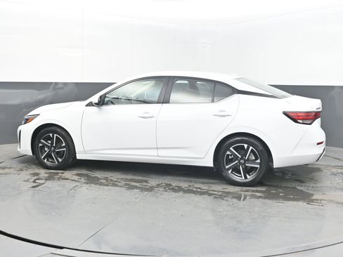 Used 2024 Nissan Sentra SV image 7