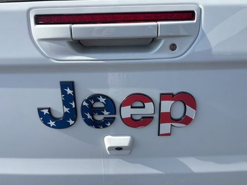 Used 2021 Jeep Gladiator Overland AWD/4WD image 15
