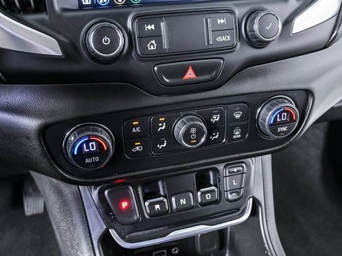 Used 2019 GMC Terrain SLT FWD image 16
