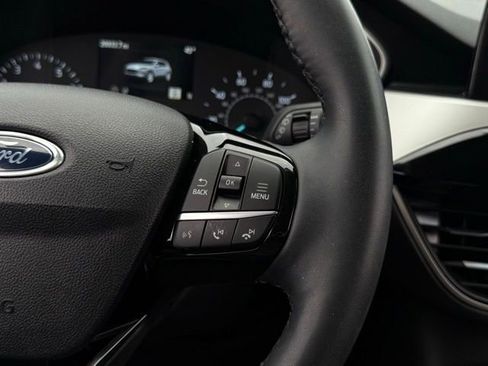 Used 2022 Ford Escape SE w/ SE Sport Appearance Package image 10