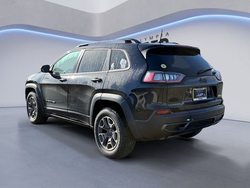 Used 2020 Jeep Cherokee Latitude w/ Quick Order Package 26F North image 3