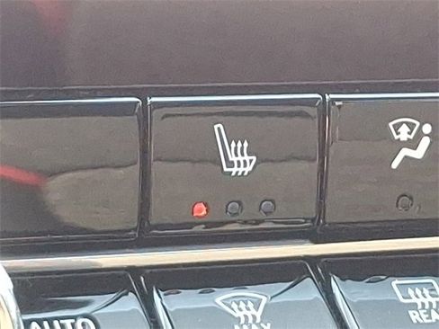 Used 2025 Chevrolet Colorado Z71 w/ Technology Package image 33