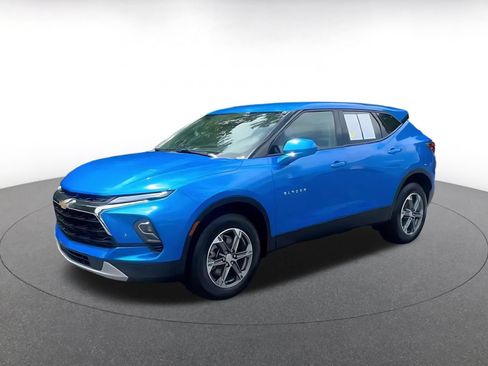 Used 2025 Chevrolet Blazer LT FWD image 8
