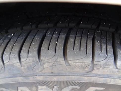 Used 2023 Ford Edge SEL image 15