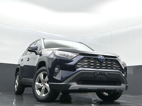 Used 2021 Toyota RAV4 Limited image 31