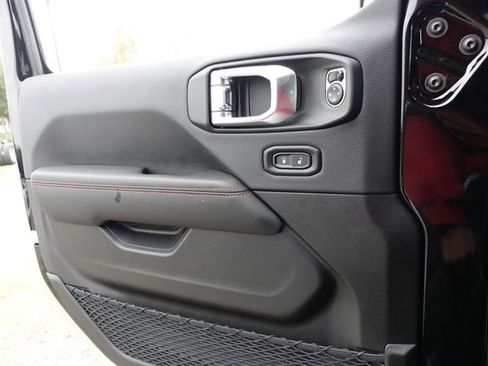 New 2026 Jeep Wrangler Unlimited Rubicon w/ Technology Group image 16