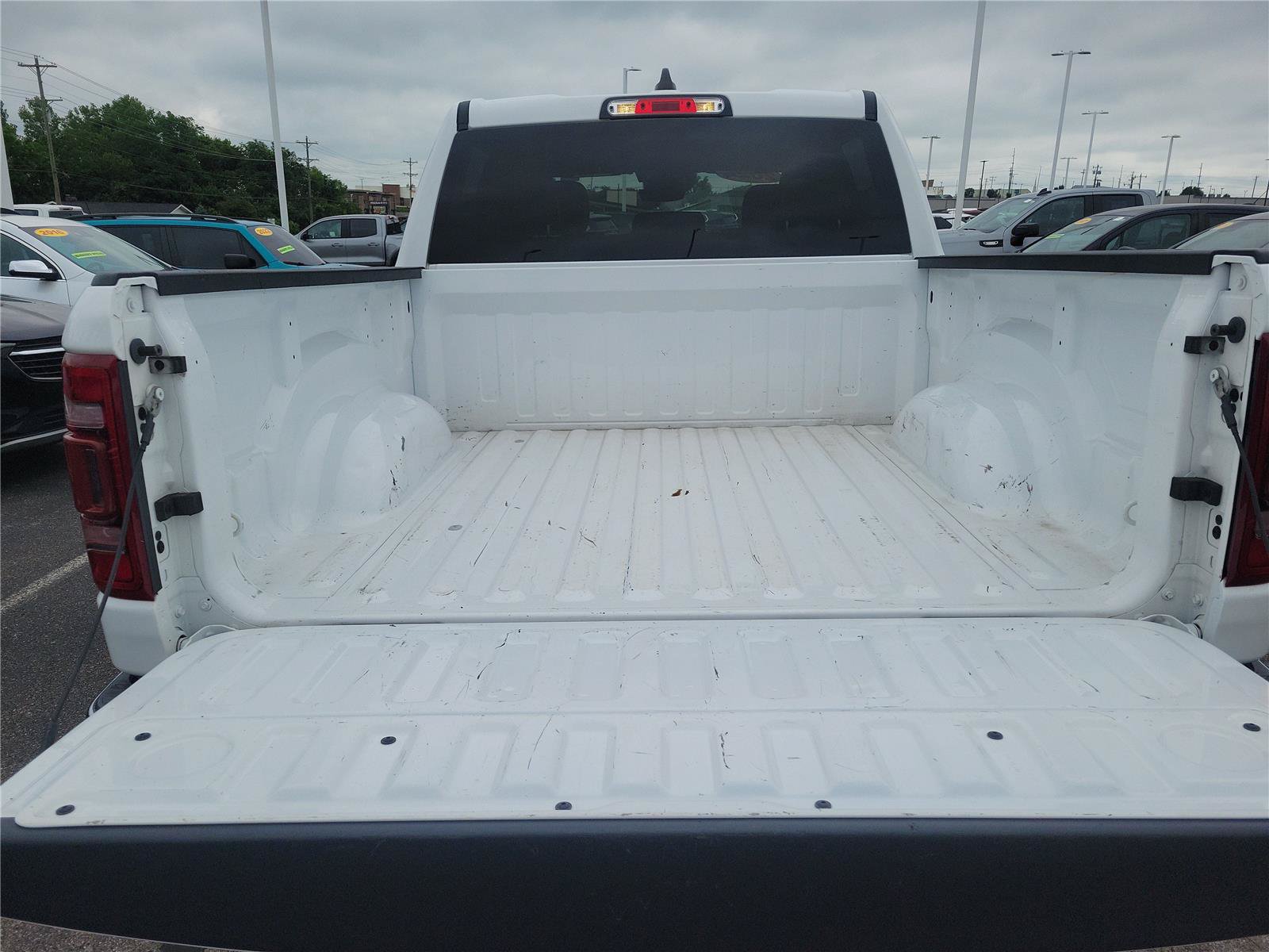 Used 2024 RAM 1500 Laramie AWD/4WD image 9