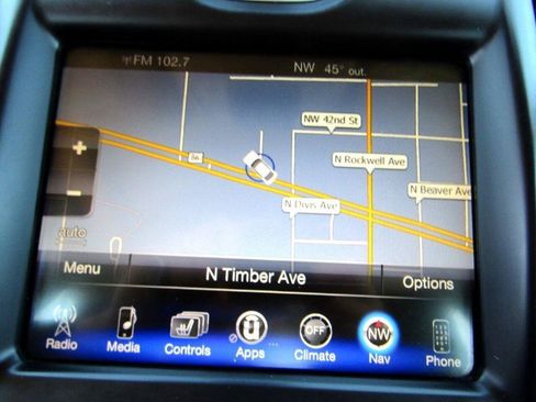 Used 2016 Chrysler 300 C RWD image 11