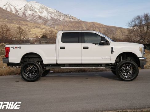 Used 2018 Ford F250 XLT AWD/4WD image 12